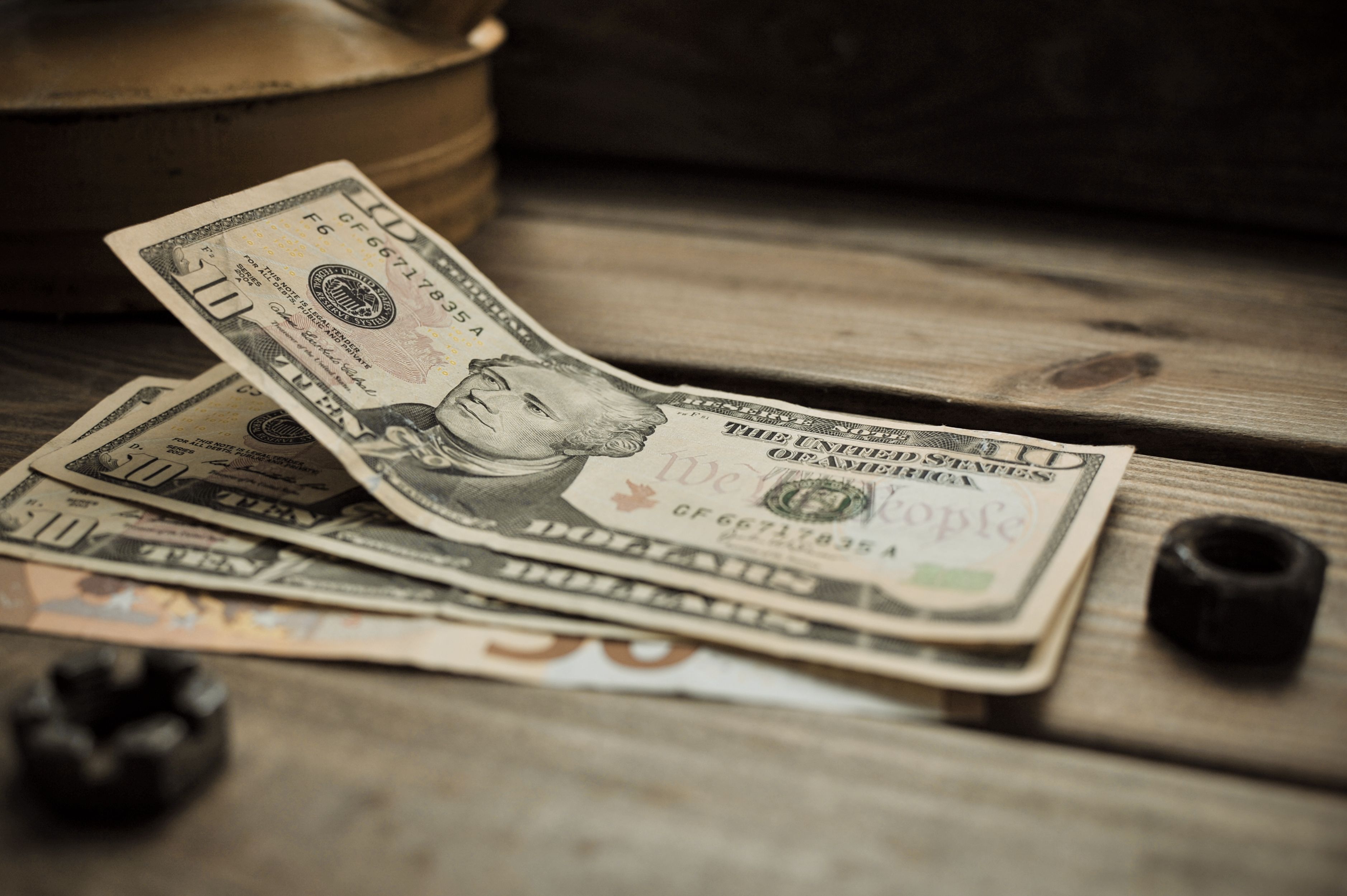 De-Dollarization: How Real Is the Shift Away from the US Dollar?