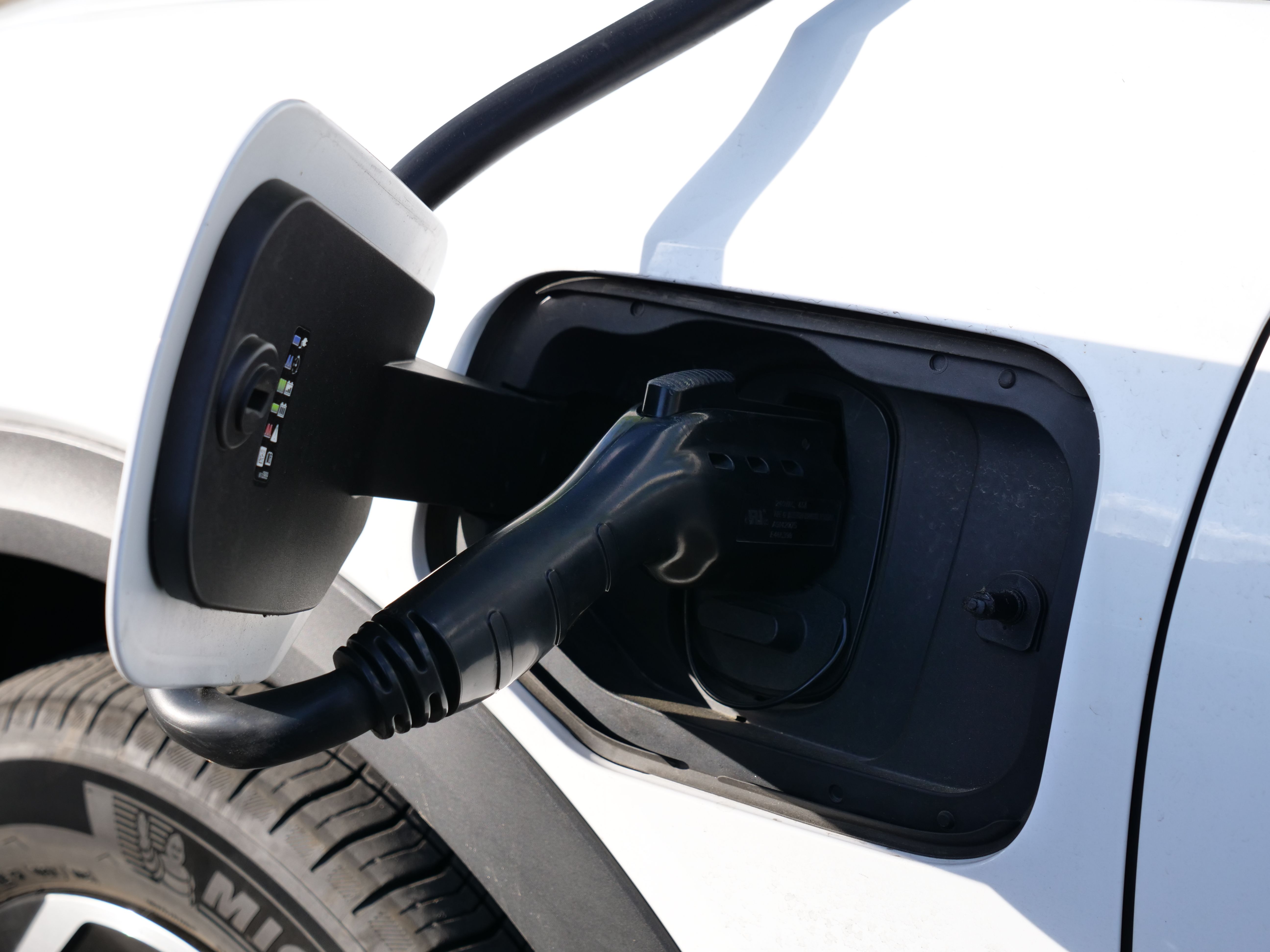 Hydrogen vs. battery electric trucks: which technology will shape China's freight industry?