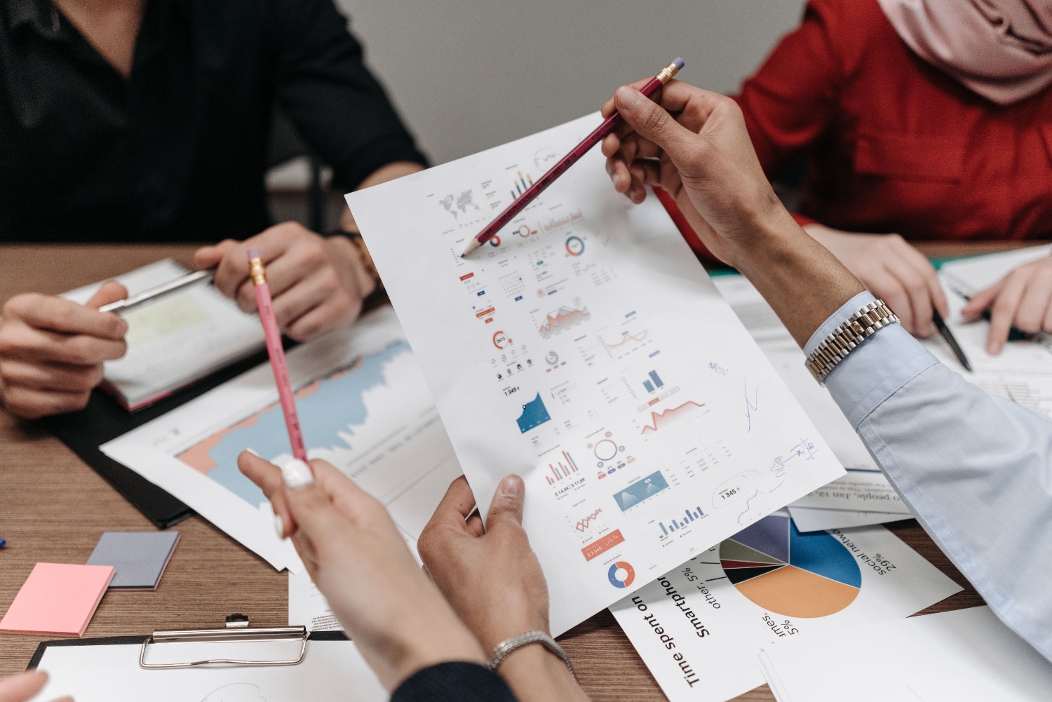 Blind Spots: Why Companies Miss Disruptive Competitors Until It's Too Late