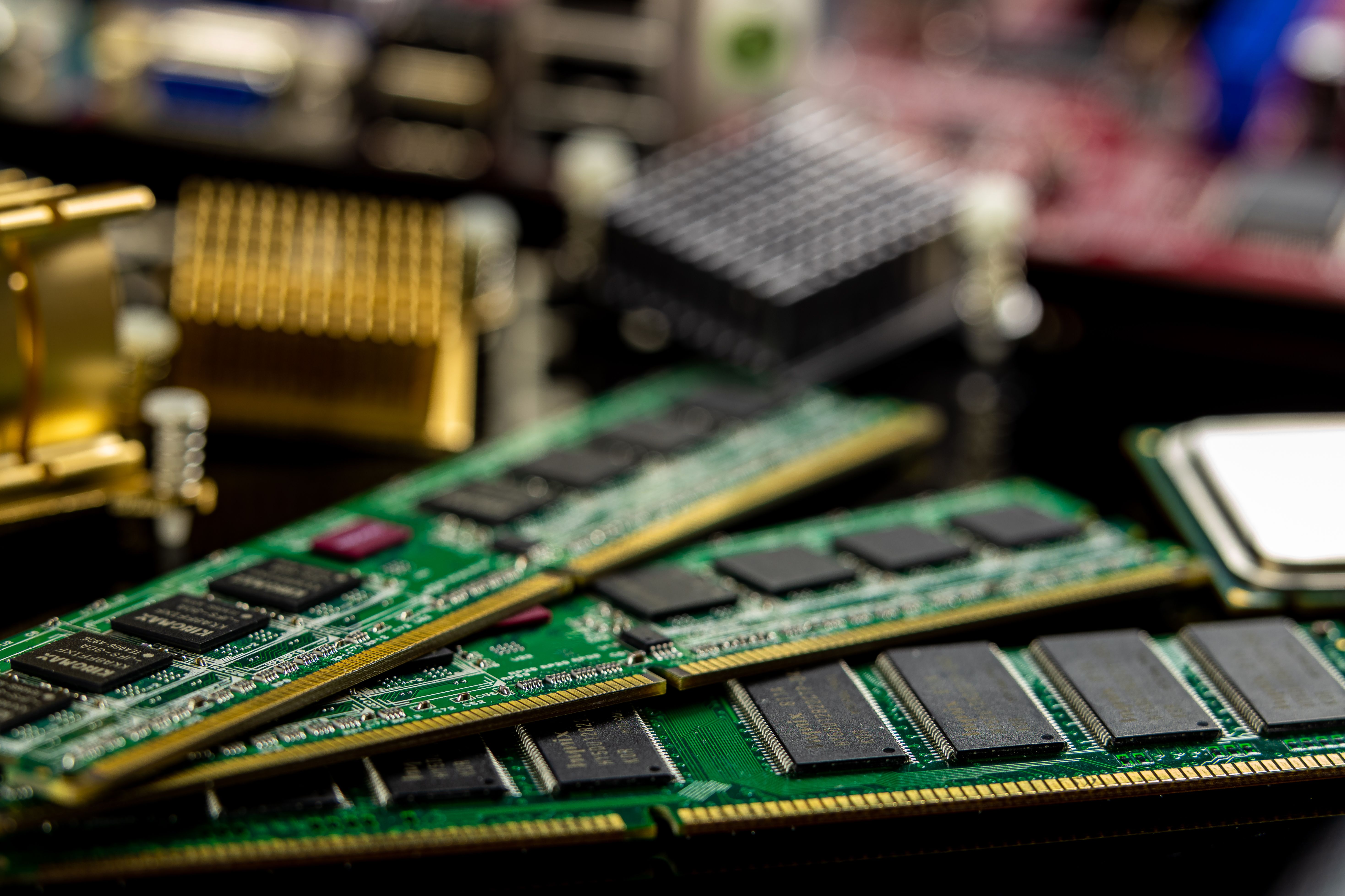 Wafer-Level Packaging Trends Reshaping Chip Miniaturization