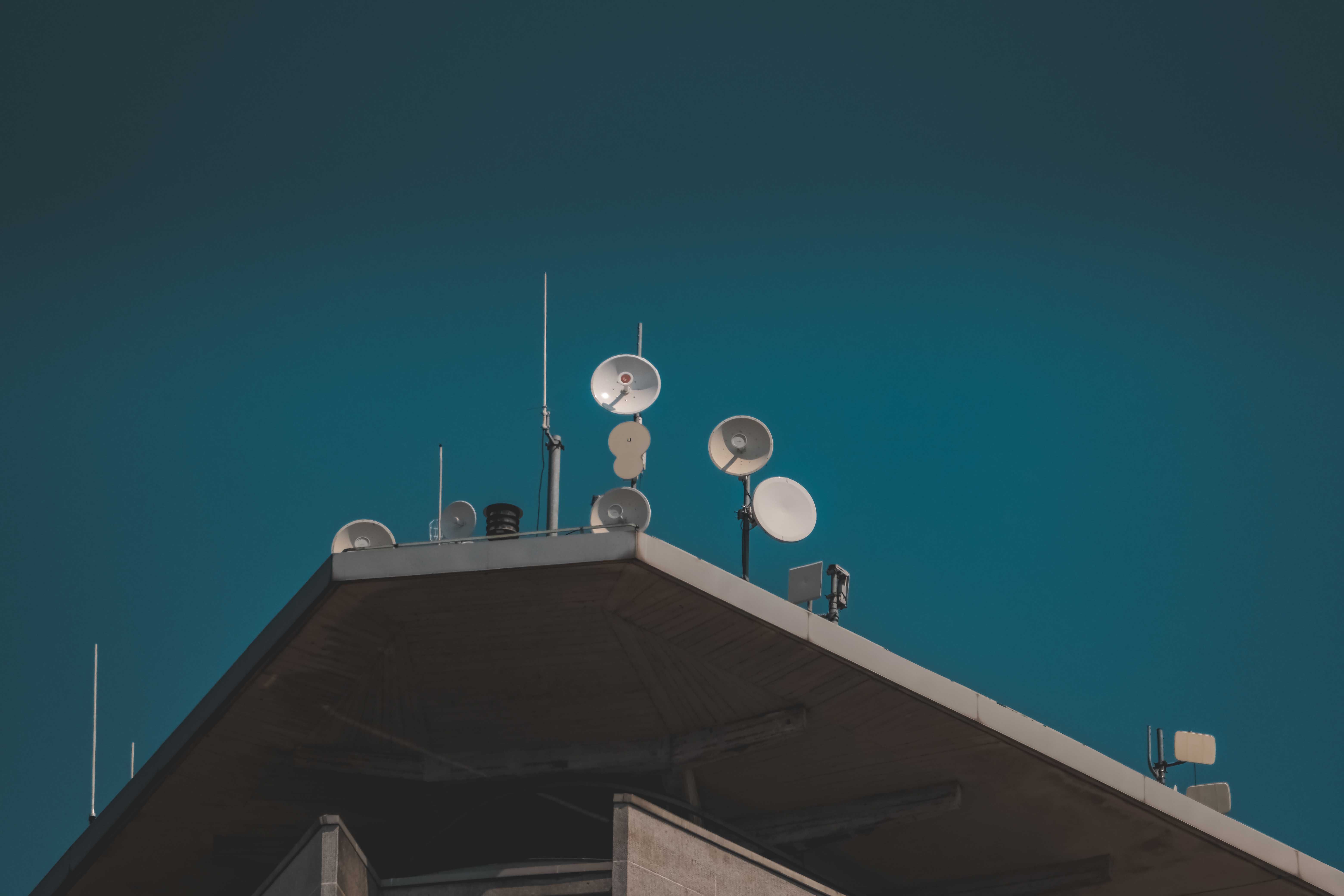 Satellite Internet Wars: Starlink's Competitors Are Finally Catching Up