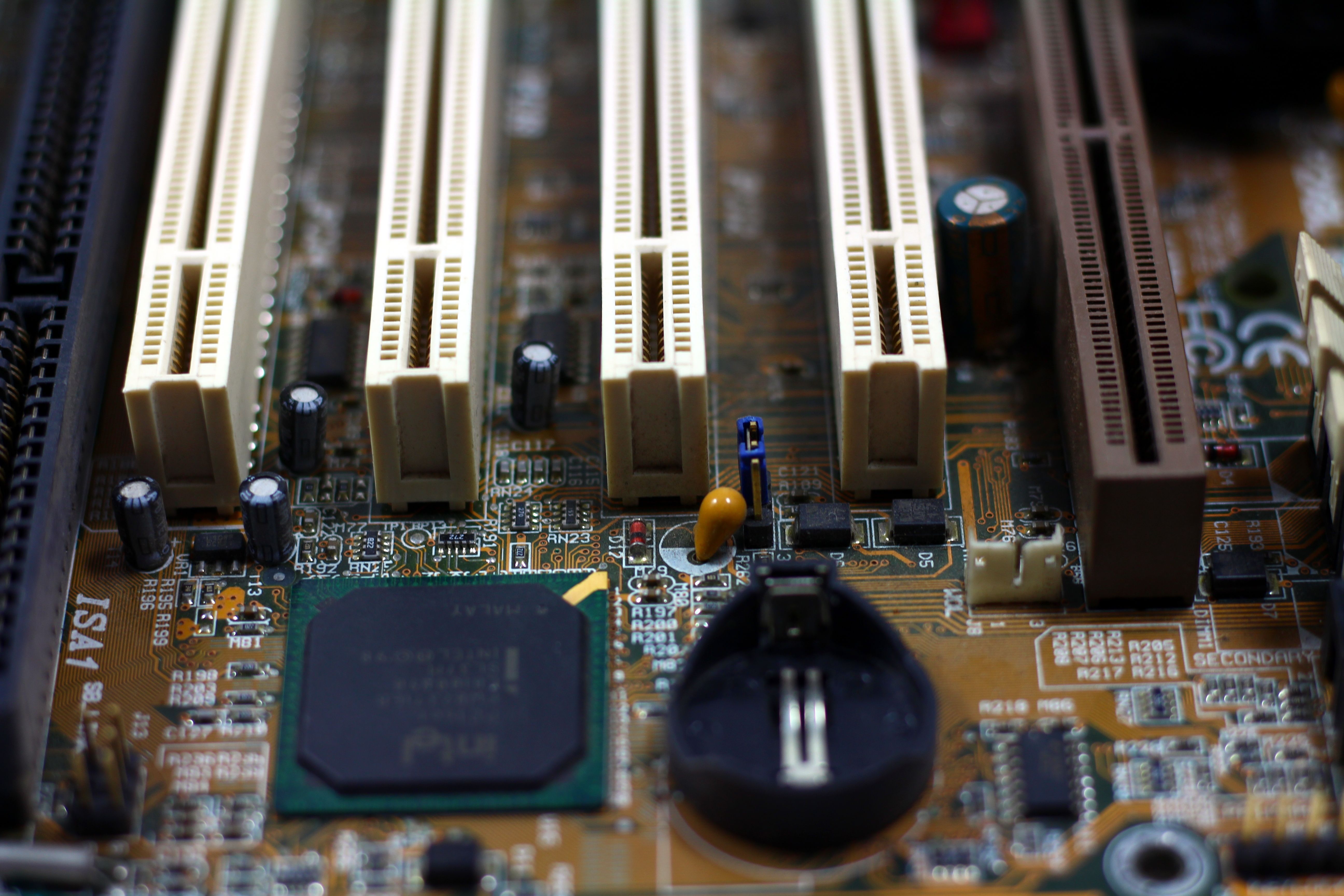 Export Controls and the Reshaping of Global Chip Supply Chains