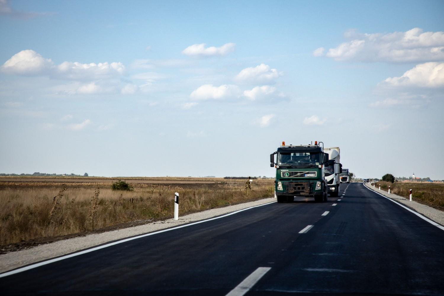 What is driving the rapid commercialization of hydrogen commercial vehicles in China?